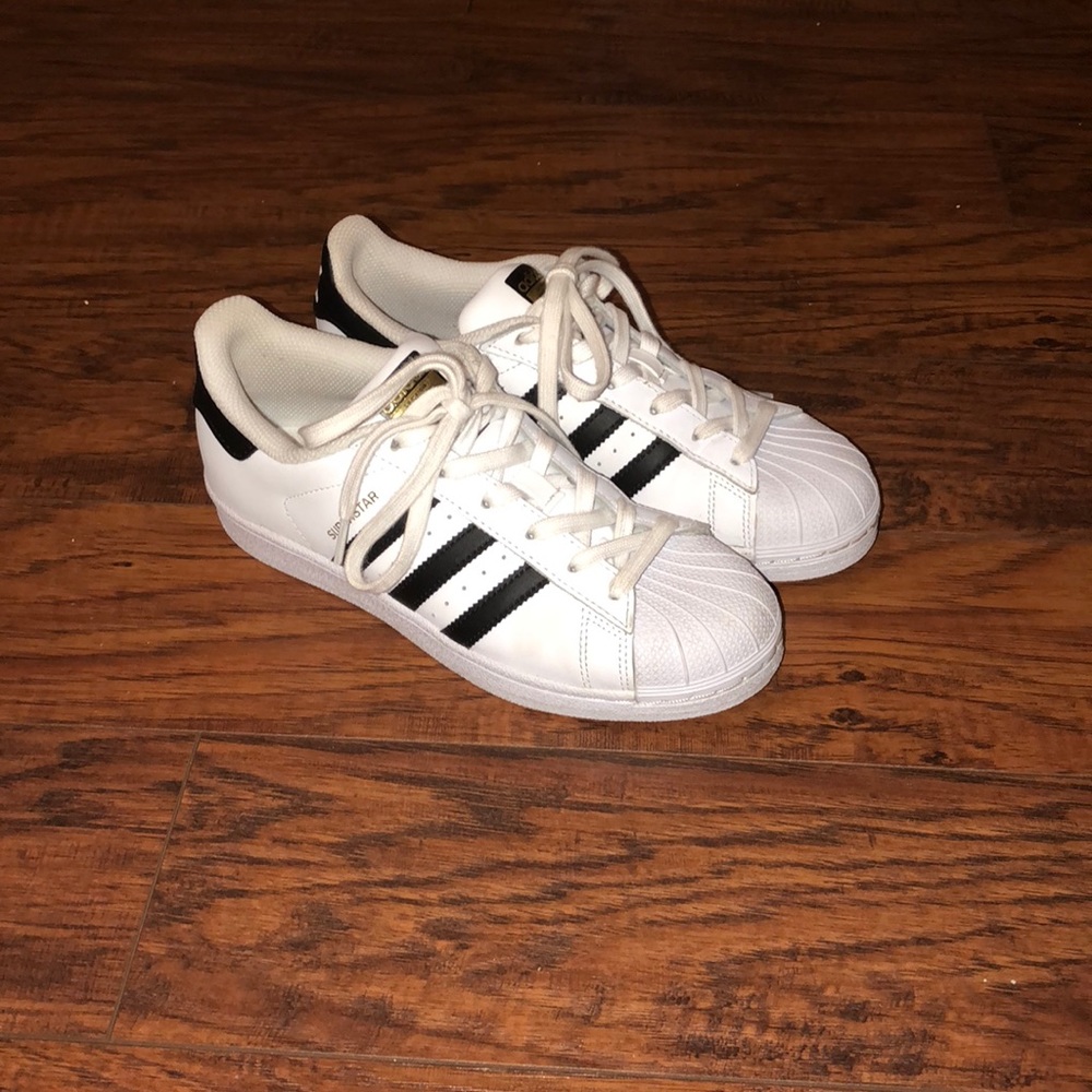 Adidas superstars